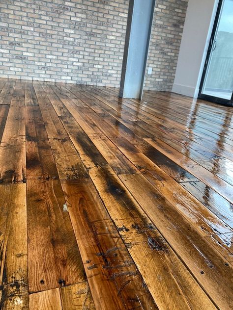 reclaimed wood flooring